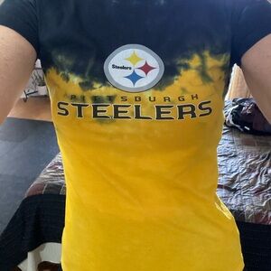 Pittsburgh Steelers Women’s Tee Shirts Small Lot of 2